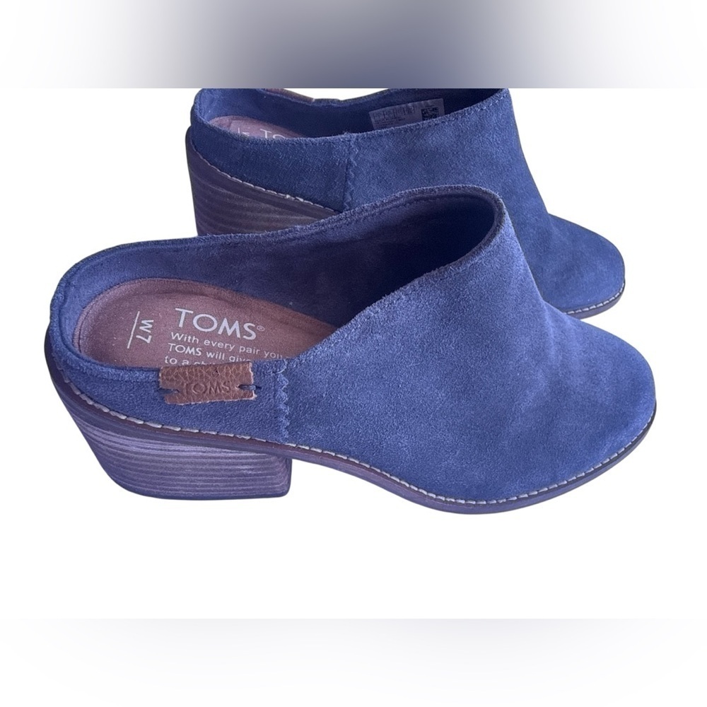 Toms Leila Forged Iron Grey Suede Stacked Chunky Black  Heel Mules. W7